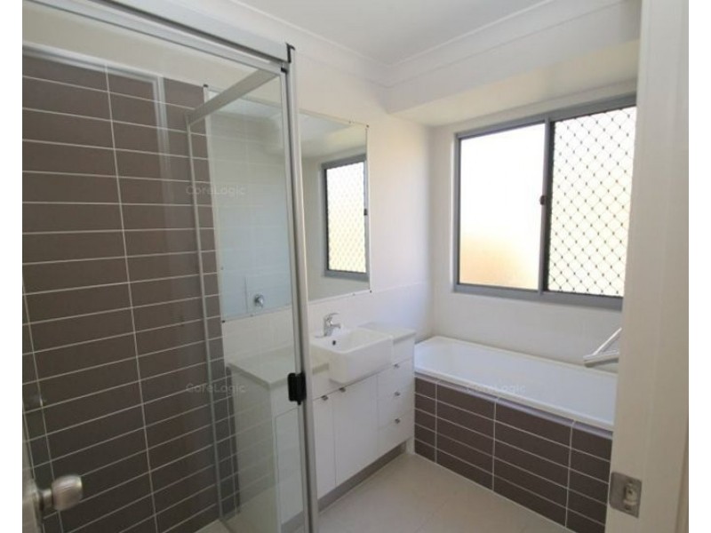 6 Namadgi Terrace, New Auckland QLD 4680