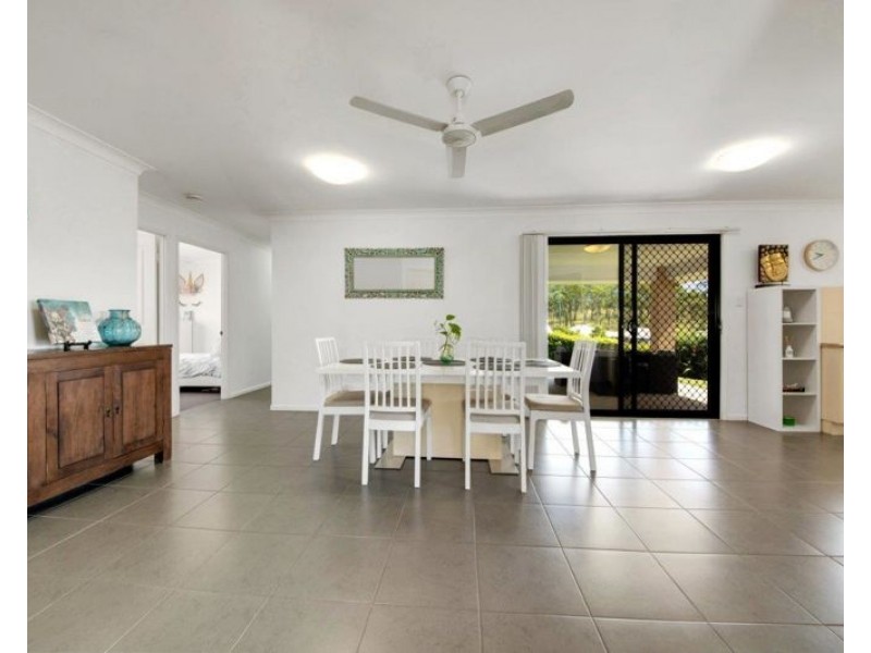 5 Takoko Place, Kirkwood QLD 4680