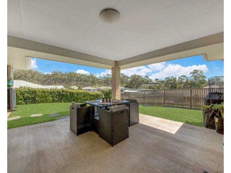 5 Takoko Place, Kirkwood QLD 4680