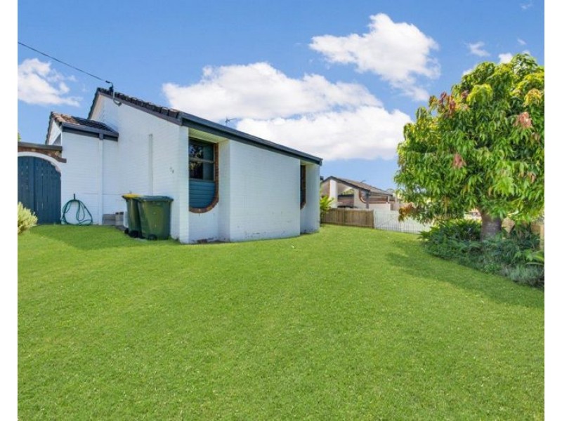 1 Bingera Street, Clinton QLD 4680