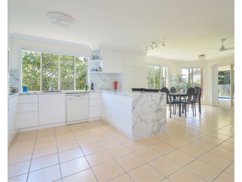 67 Emmadale Drive, New Auckland QLD 4680