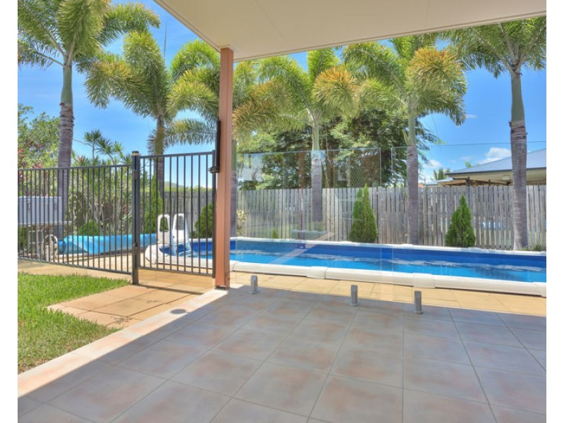 67 Emmadale Drive, New Auckland QLD 4680