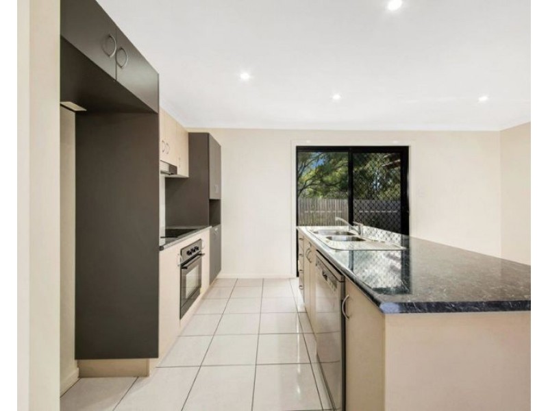 21 Skyline Drive, New Auckland QLD 4680