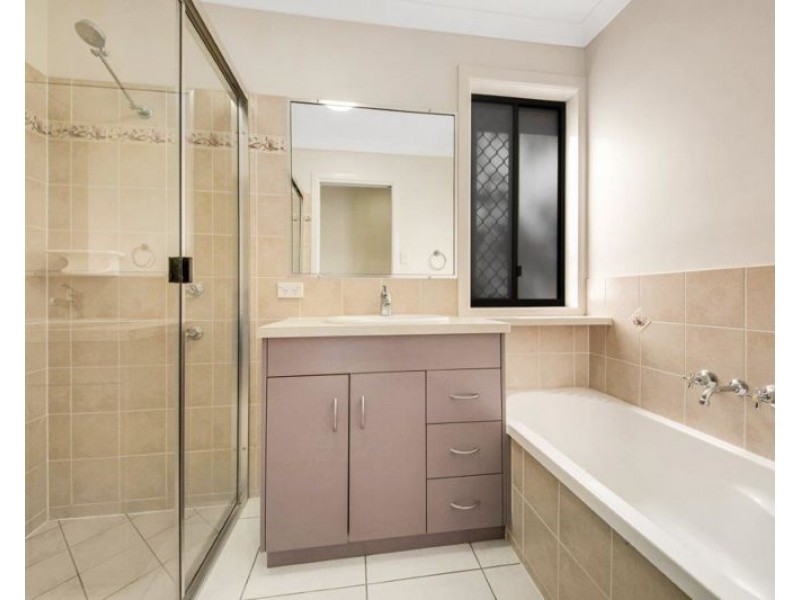 21 Skyline Drive, New Auckland QLD 4680