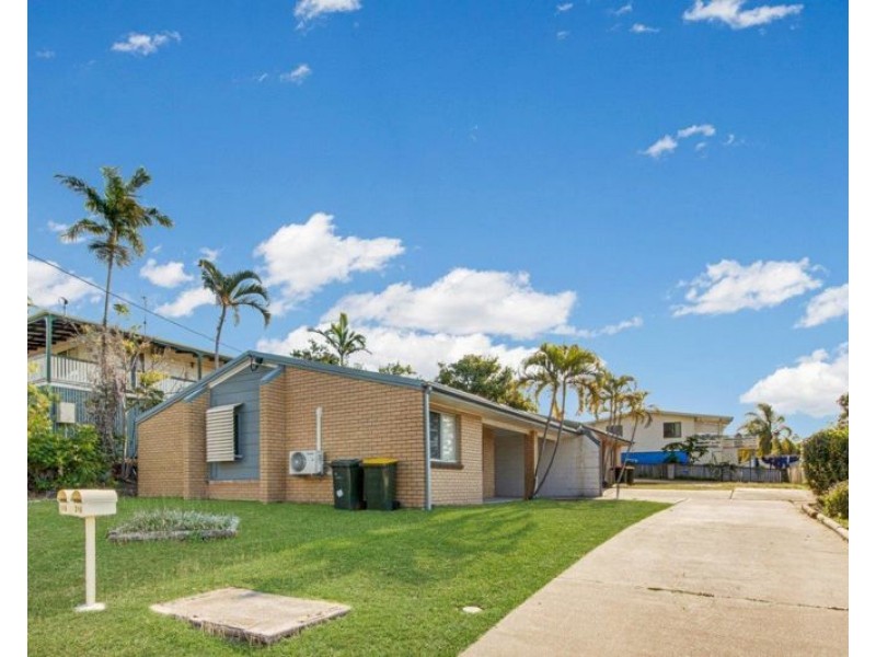 1 & 2 / 6 Fitzroy Avenue, Clinton QLD 4680
