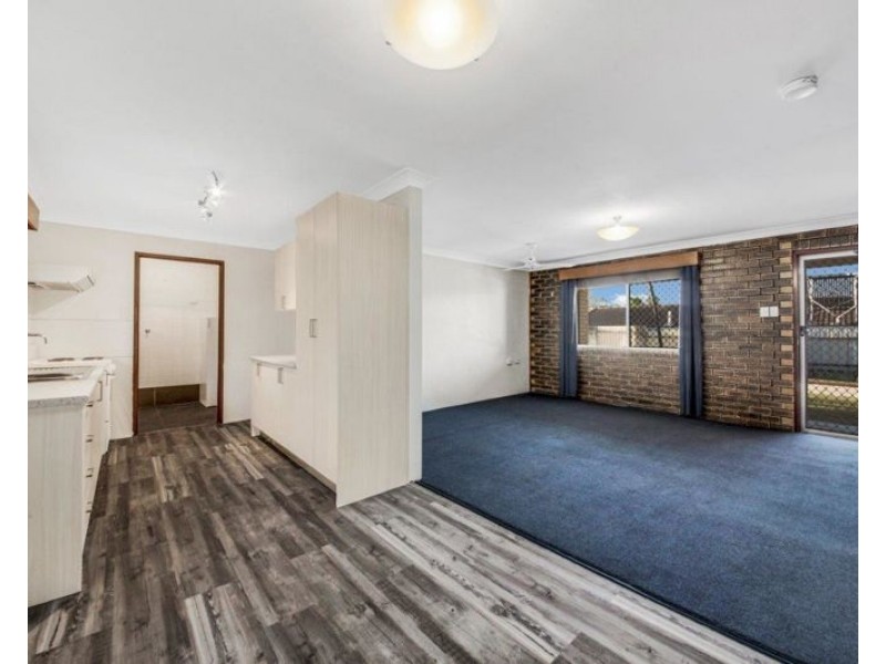 1 & 2 / 6 Fitzroy Avenue, Clinton QLD 4680