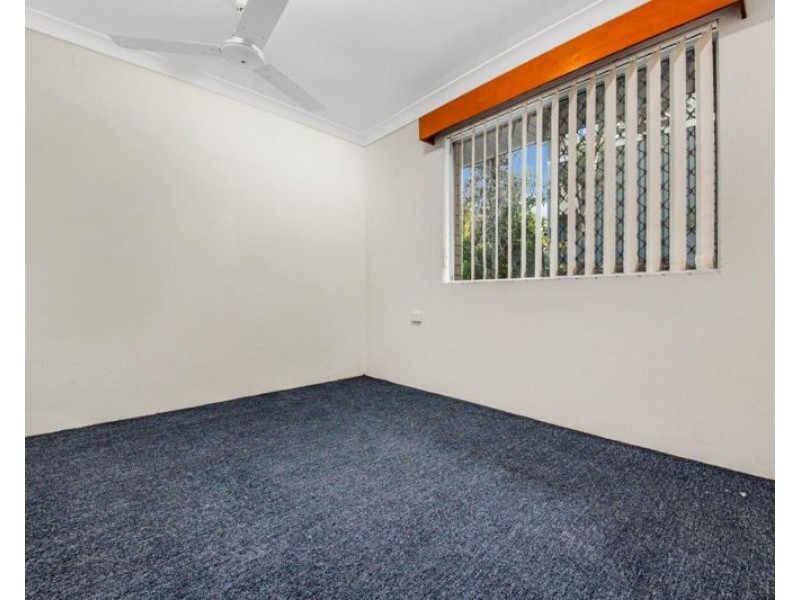 1 & 2 / 6 Fitzroy Avenue, Clinton QLD 4680