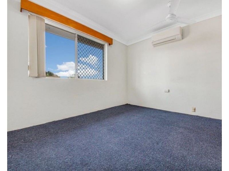 1 & 2 / 6 Fitzroy Avenue, Clinton QLD 4680