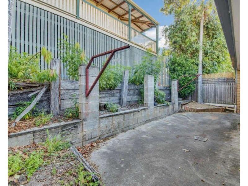 1 & 2 / 6 Fitzroy Avenue, Clinton QLD 4680
