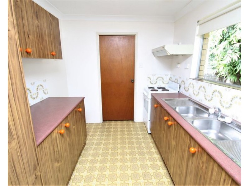 1 & 2 / 6 Fitzroy Avenue, Clinton QLD 4680