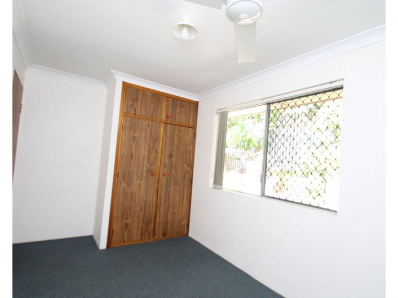 1 & 2 / 6 Fitzroy Avenue, Clinton QLD 4680