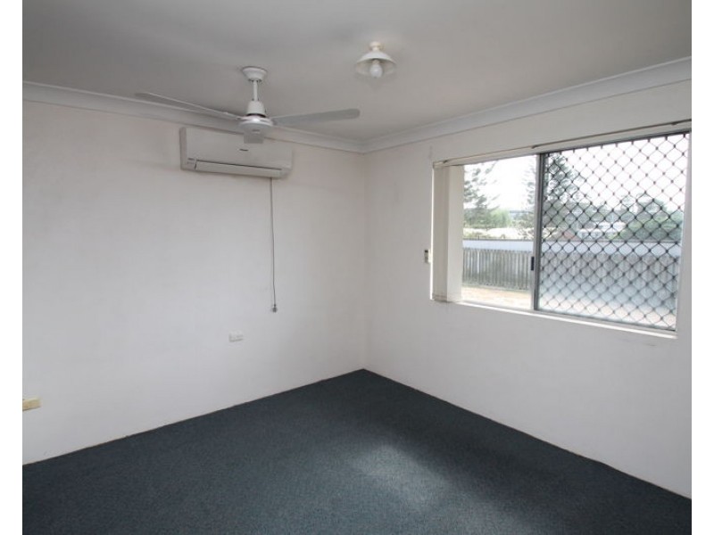 1 & 2 / 6 Fitzroy Avenue, Clinton QLD 4680