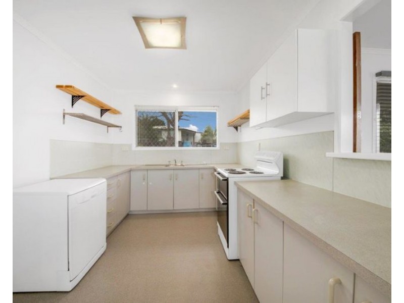 12 Dalton Street, Clinton QLD 4680