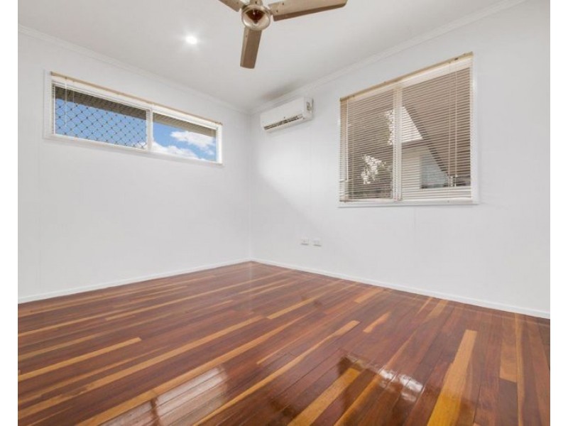 12 Dalton Street, Clinton QLD 4680