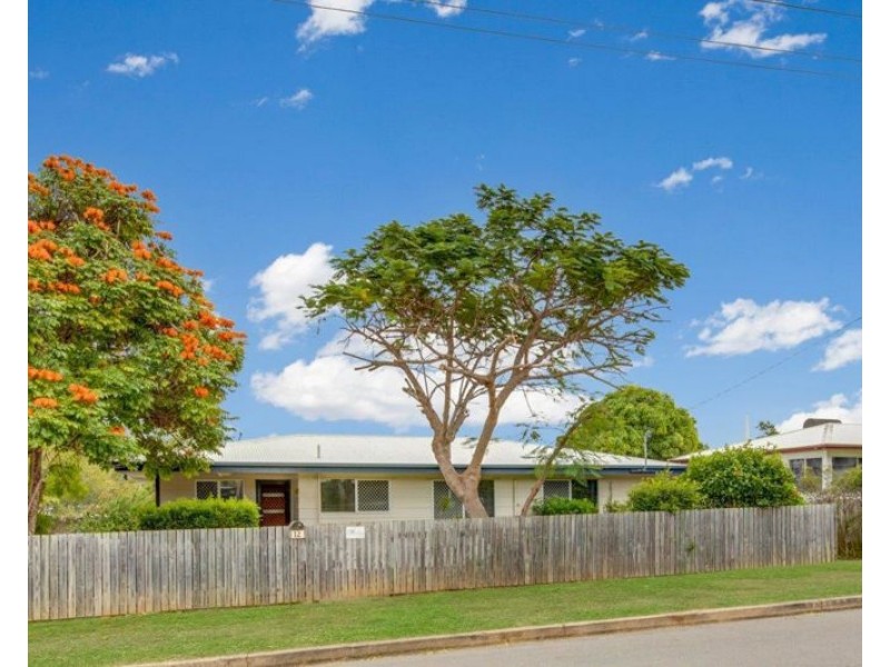12 Dalton Street, Clinton QLD 4680