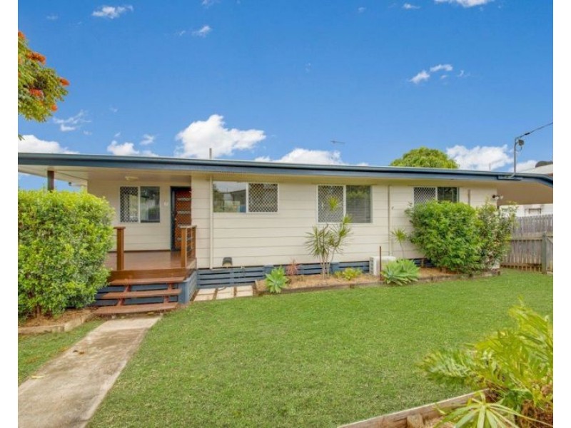 12 Dalton Street, Clinton QLD 4680