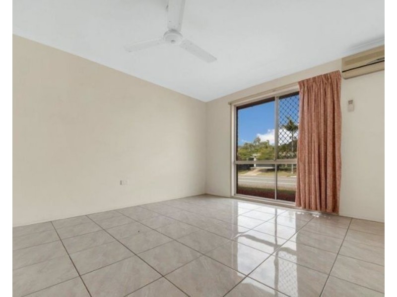 322 J Hickey Avenue, Clinton QLD 4680