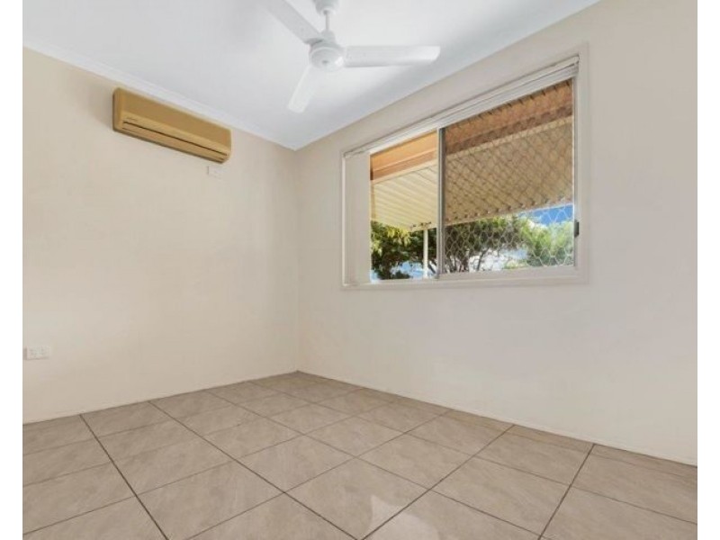 322 J Hickey Avenue, Clinton QLD 4680