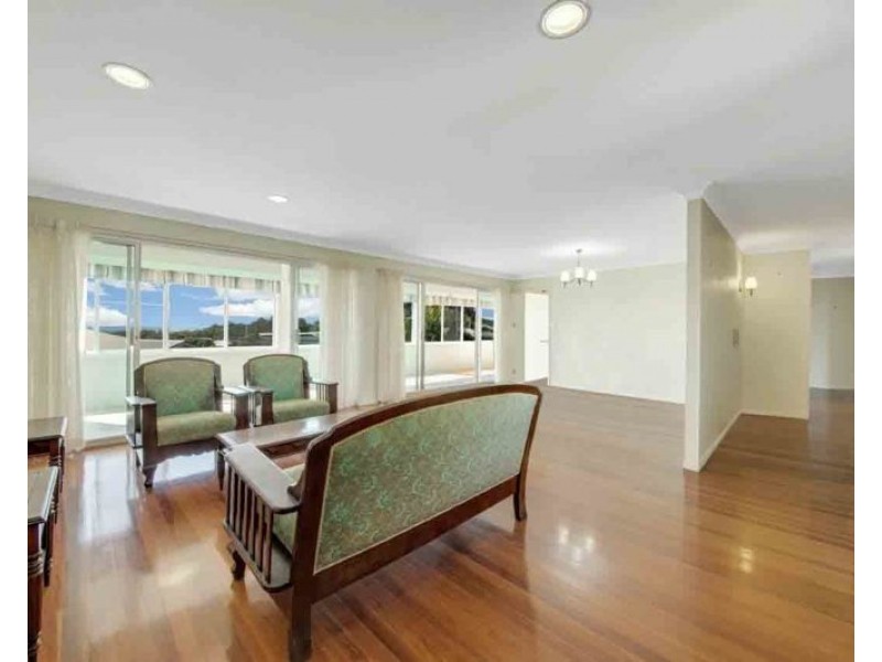 23 Hill Crescent, West Gladstone QLD 4680