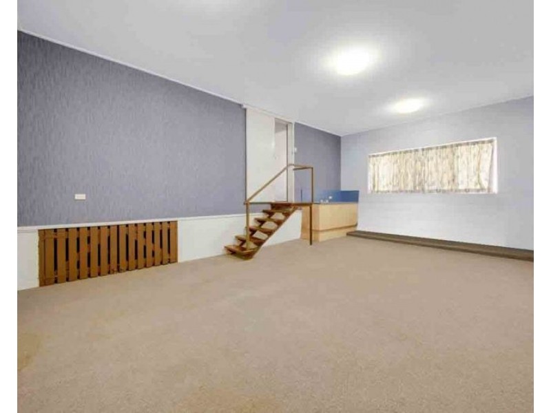 23 Hill Crescent, West Gladstone QLD 4680