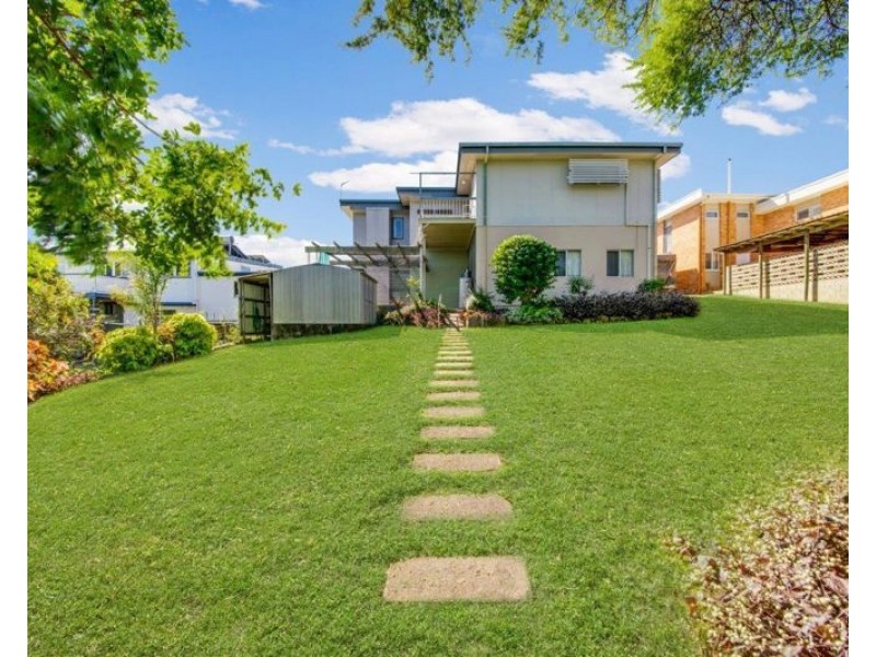 23 Hill Crescent, West Gladstone QLD 4680