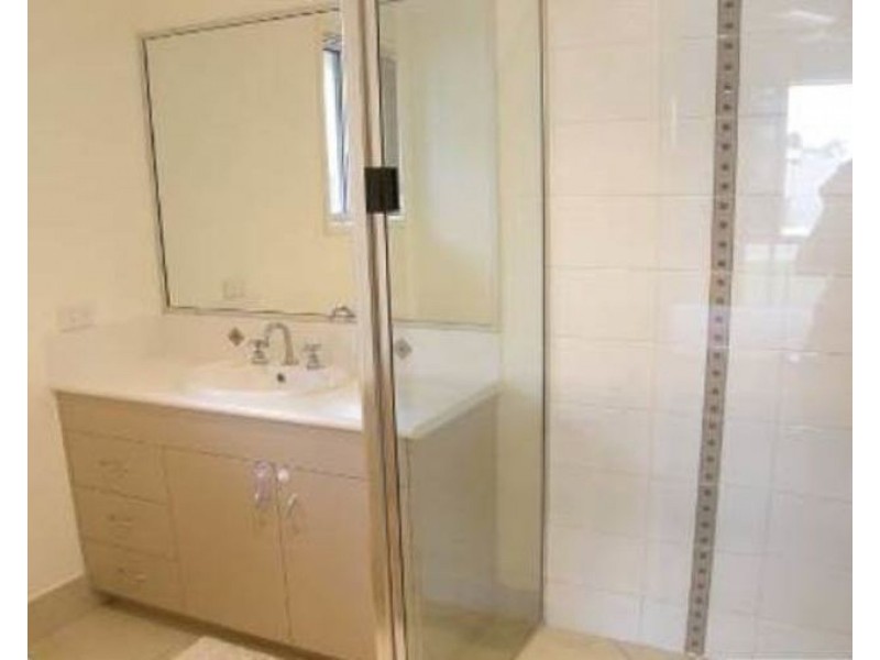 14 Larcom Rise, West Gladstone QLD 4680