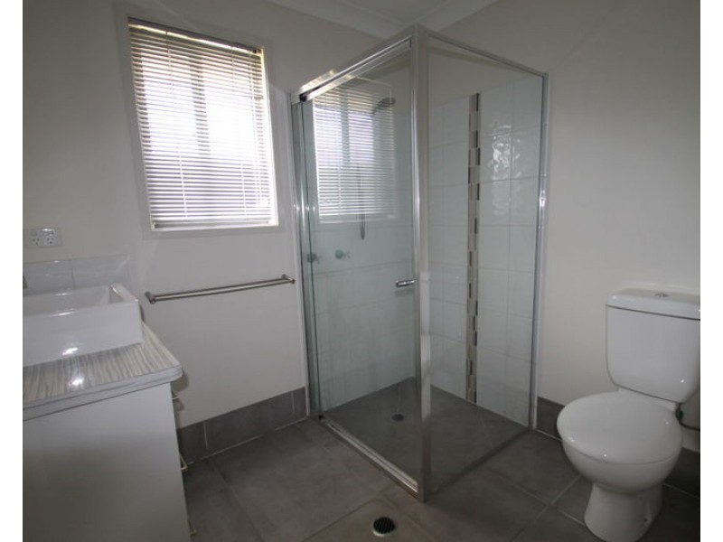 16 Woodland Court, Kirkwood QLD 4680