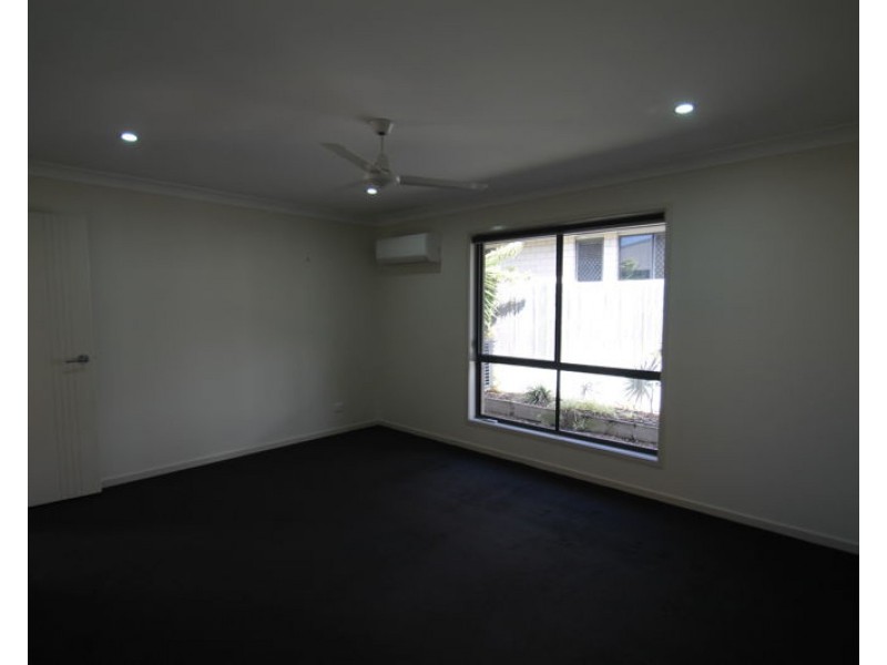 16 Woodland Court, Kirkwood QLD 4680