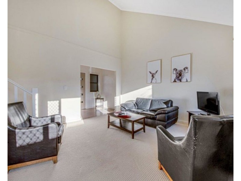 4/1 Michel Place, Telina QLD 4680