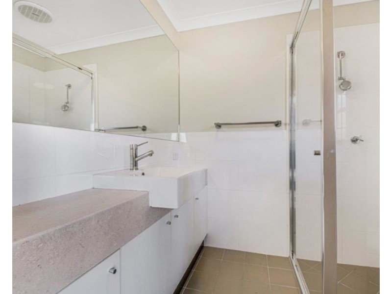 4/1 Michel Place, Telina QLD 4680