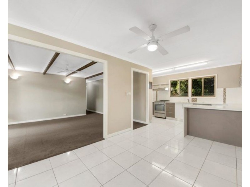 52 Cockatoo Drive, New Auckland QLD 4680