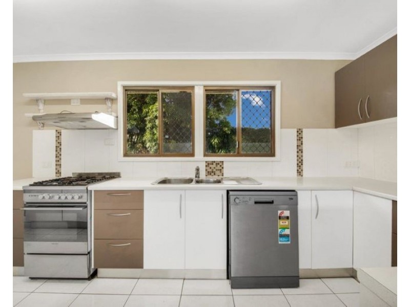 52 Cockatoo Drive, New Auckland QLD 4680