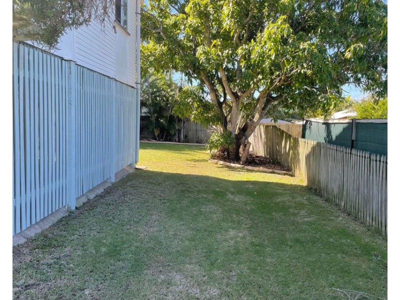 112 O’Connell Street, Barney Point QLD 4680
