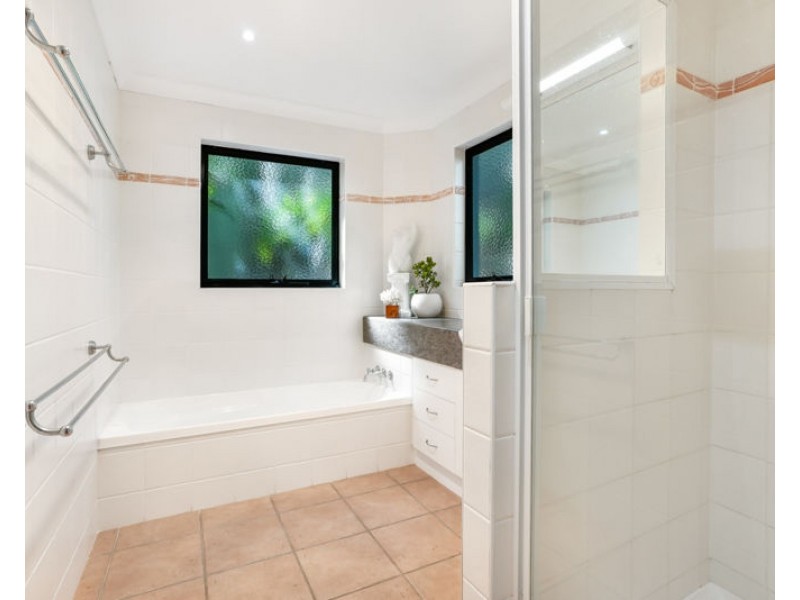 2-4 Holland Street, West Gladstone QLD 4680