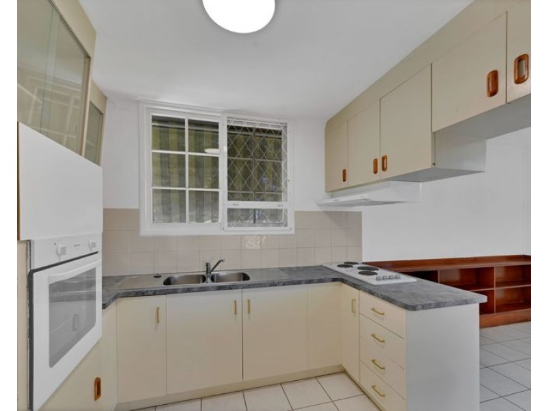 43 Elizabeth Street, South Gladstone QLD 4680