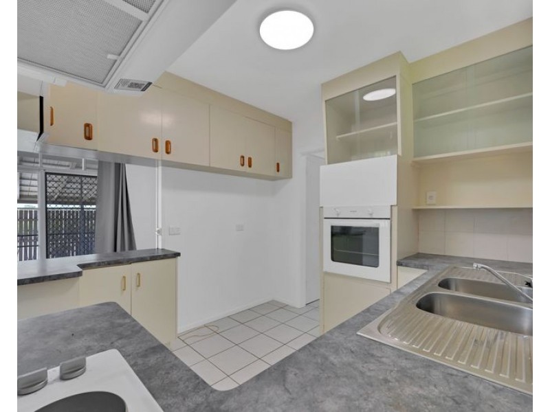 43 Elizabeth Street, South Gladstone QLD 4680
