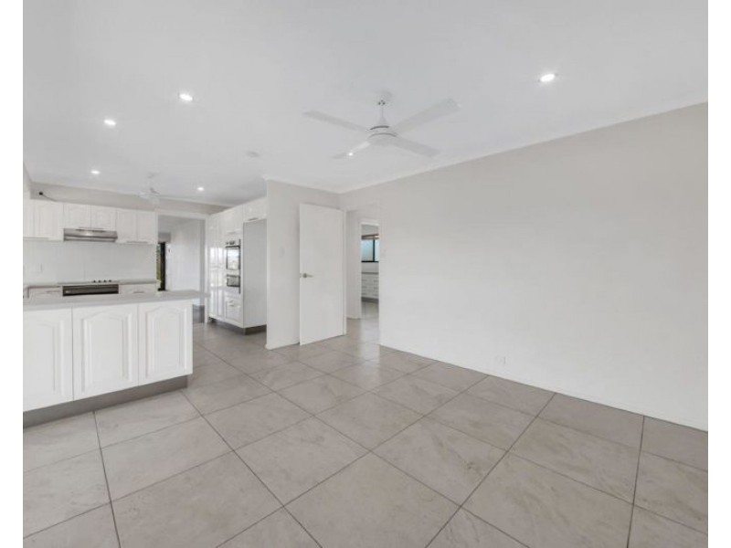 100 Yalkarra Crescent, Wurdong Heights QLD 4680
