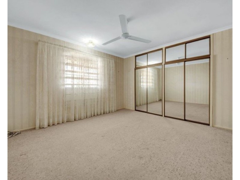 24 Far Street, West Gladstone QLD 4680