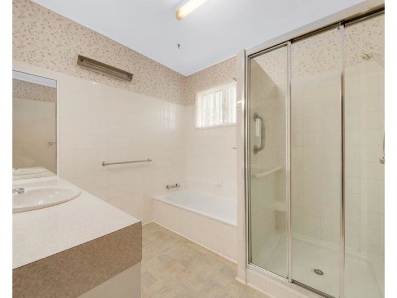 24 Far Street, West Gladstone QLD 4680