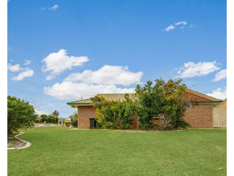 27 Witney Street, Telina QLD 4680