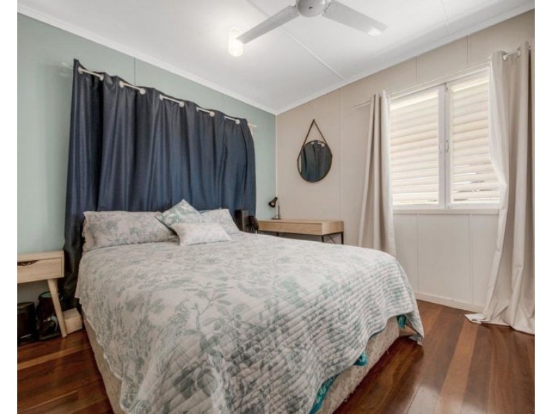 21 Paterson Street, West Gladstone QLD 4680