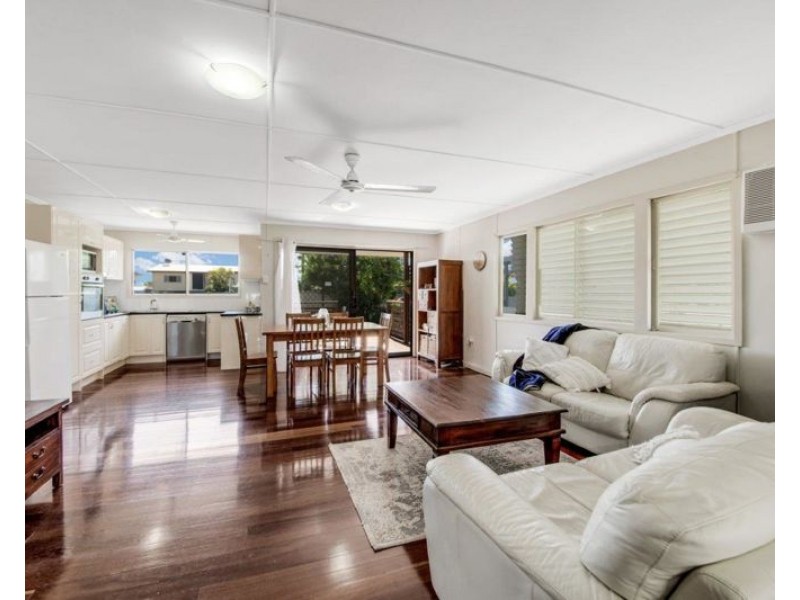 21 Paterson Street, West Gladstone QLD 4680