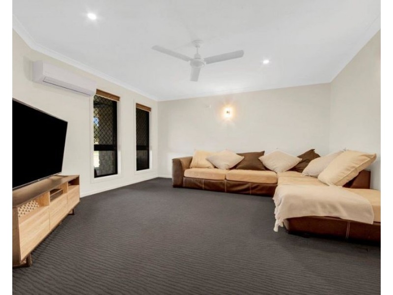 3 Woodland Court, Kirkwood QLD 4680