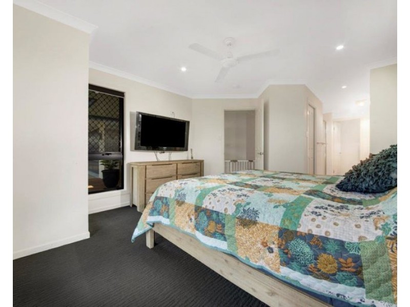 3 Woodland Court, Kirkwood QLD 4680