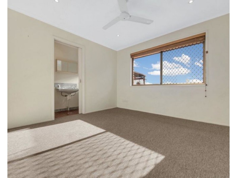 21 Intrepid Street, Clinton QLD 4680