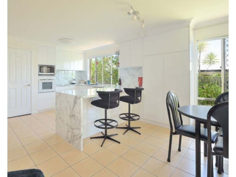 67 Emmadale Drive, New Auckland QLD 4680