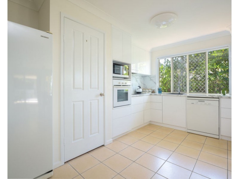 67 Emmadale Drive, New Auckland QLD 4680