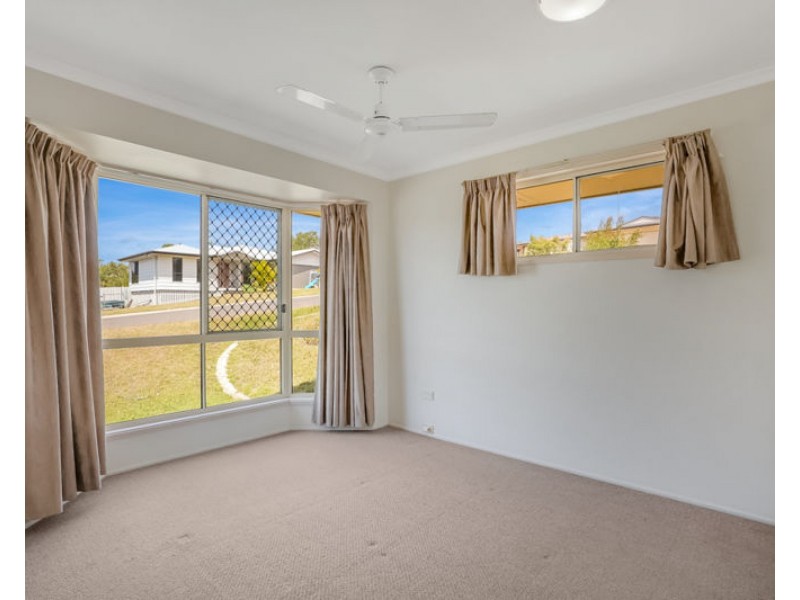 6A Kerry Court, New Auckland QLD 4680