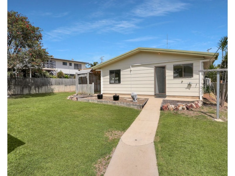 4 Keppel Avenue, Clinton QLD 4680