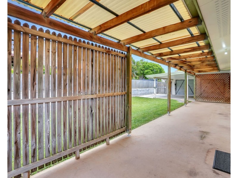 4 Keppel Avenue, Clinton QLD 4680